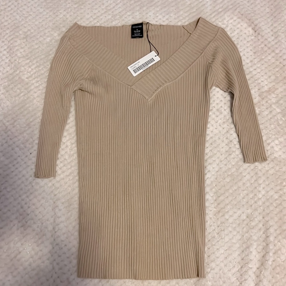 Women’s sweater. Light tan. Size small